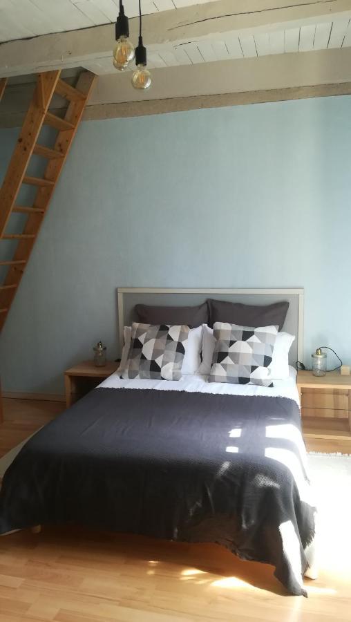 Bed and Breakfast Le Mas de Carrié à Parisot  Extérieur photo
